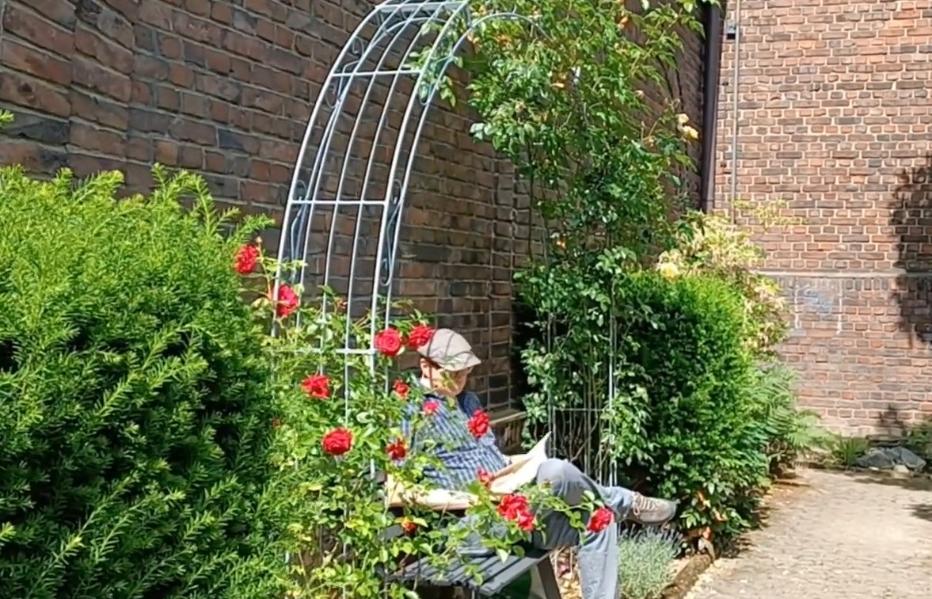 Ruhebank im BiCK-Garten St. Antonius u Elisabeth, Düsseldorf Hassels